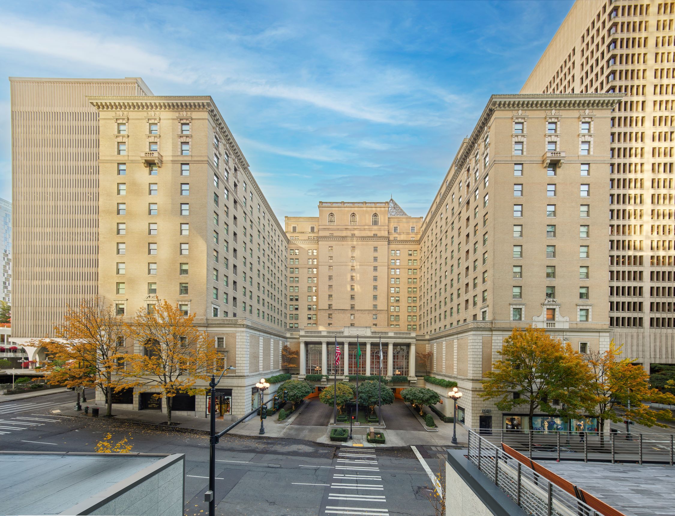 Experience Timeless Elegance & Modern Luxury at Seattle’s Fairmont Olympic Hotel